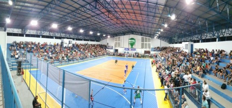 Ginásio Poliesportivo de Aquidauana é reinaugurado com arquibancada lotada