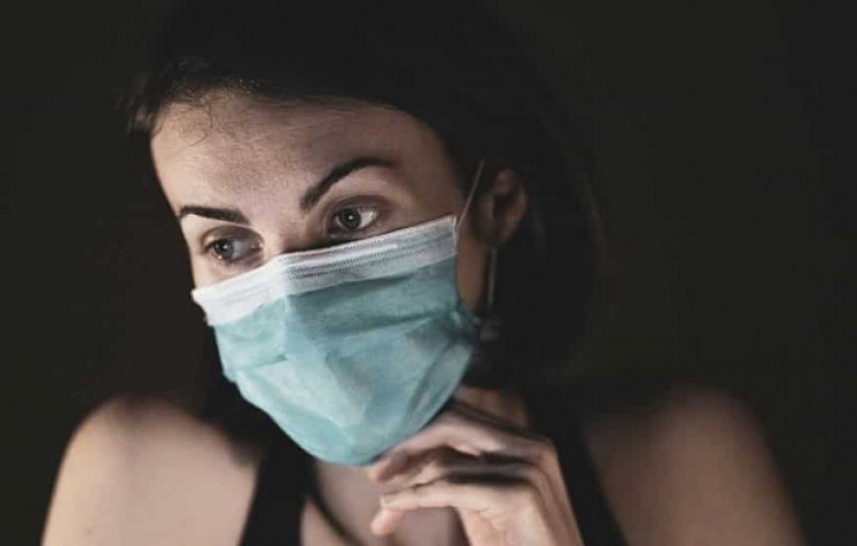 Problemas físicos e psicológicos marcam a vida de muitos docentes, o que os torna mais frágeis nessa guerra contra a pandemia.